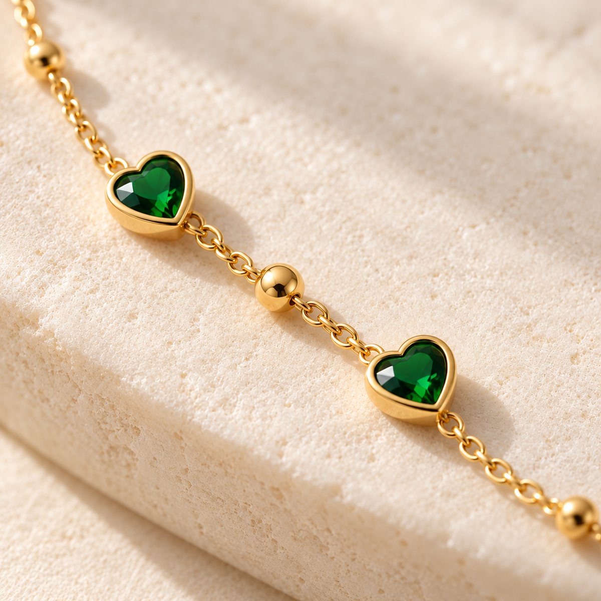 Serena | Pulsera con anillo y corazones verdes