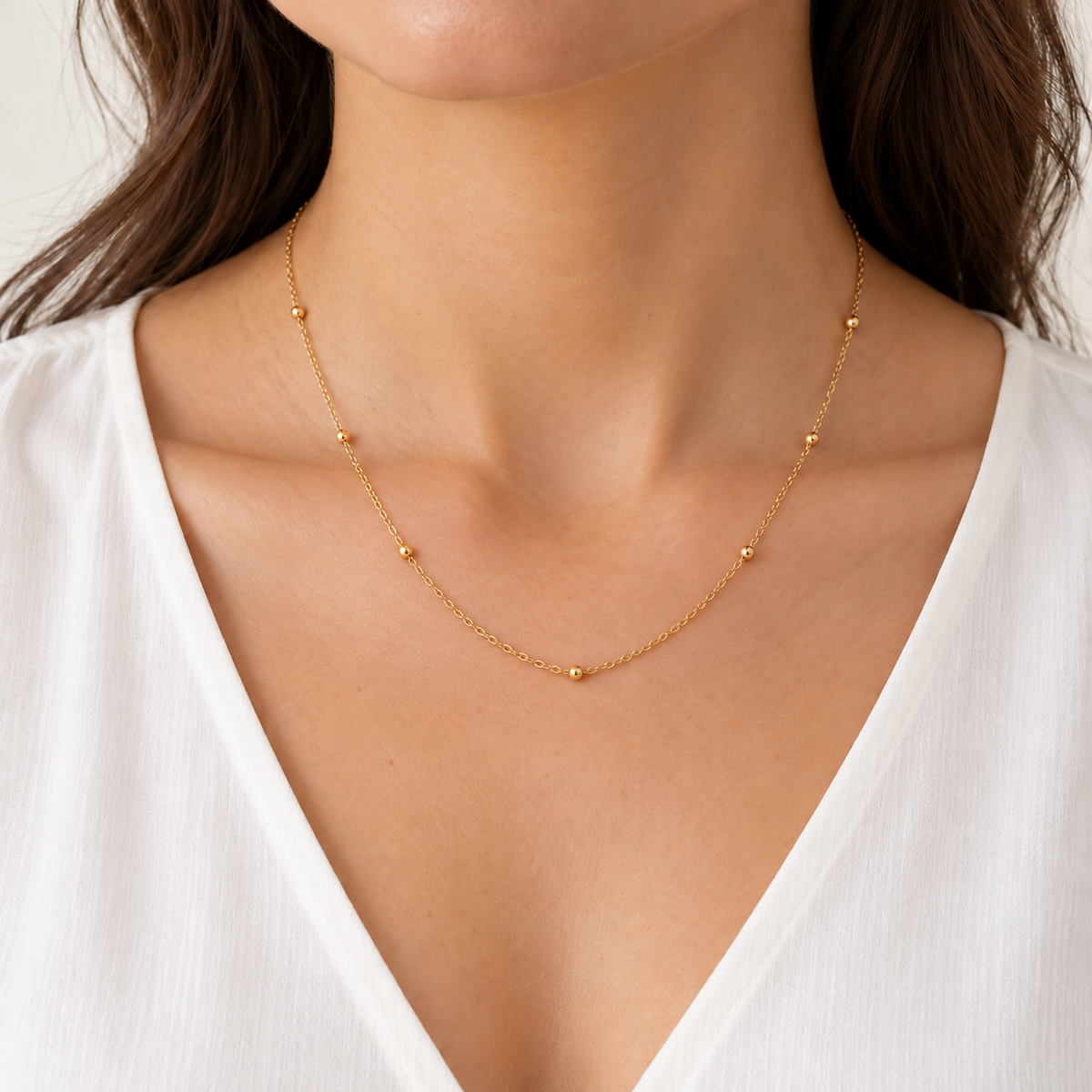 Elia — Collar dorado de pequeñas esferas