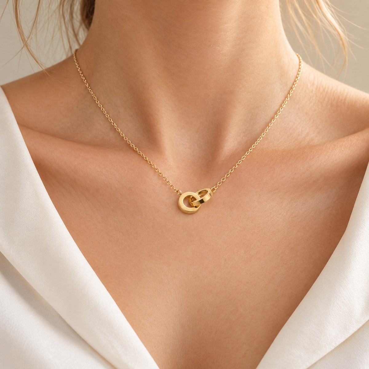 Xoxo — Collar de aros entrelazados